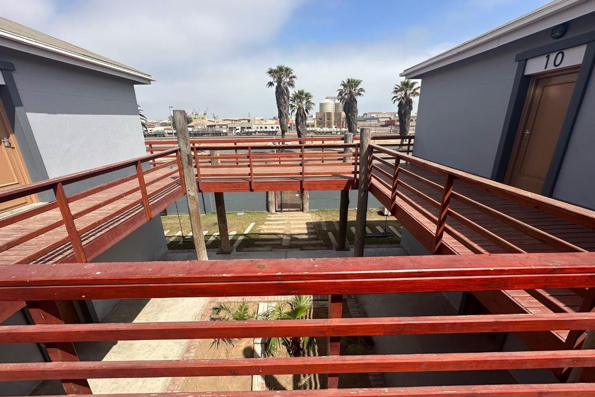 Block of Flats & Offices Walvis Bay - Photo 5