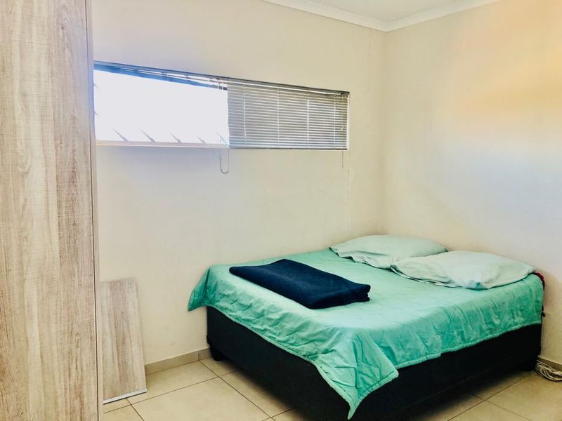 2 Bedroom Townhouse For Sale in Rocky Crest - Photo 5