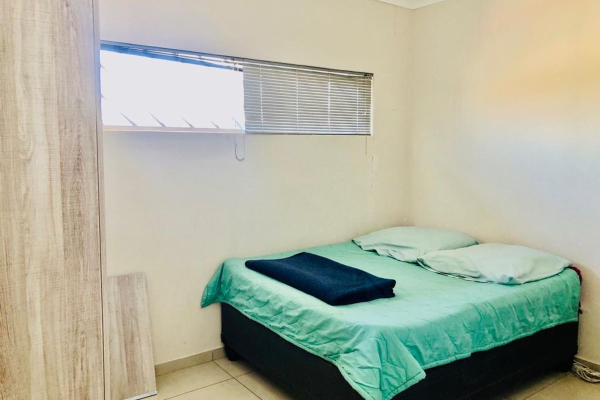 2 Bedroom Townhouse For Sale in Rocky Crest - Photo 5