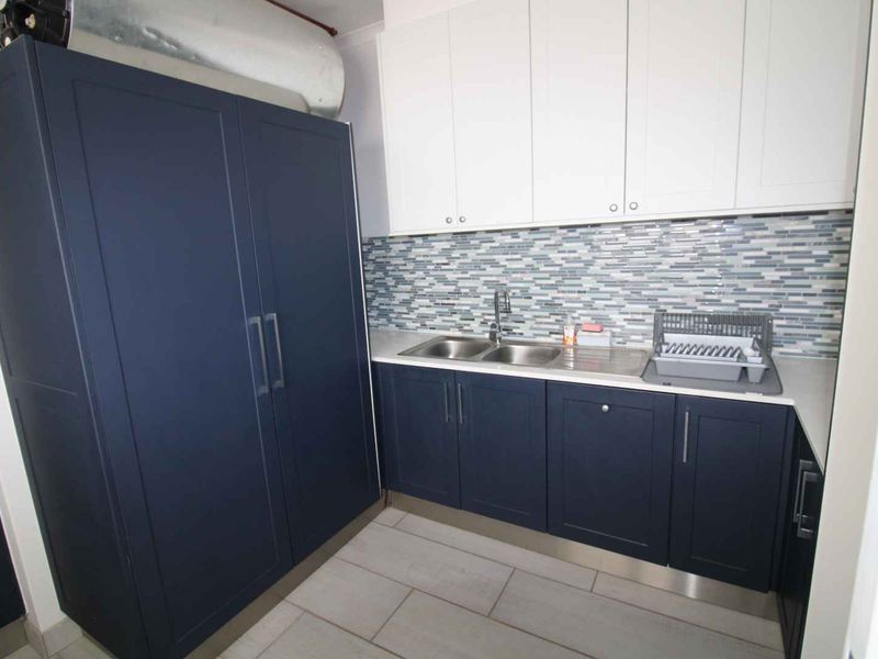 Superior Seafront Designer Home perfect for the large Family! - Photo 9
