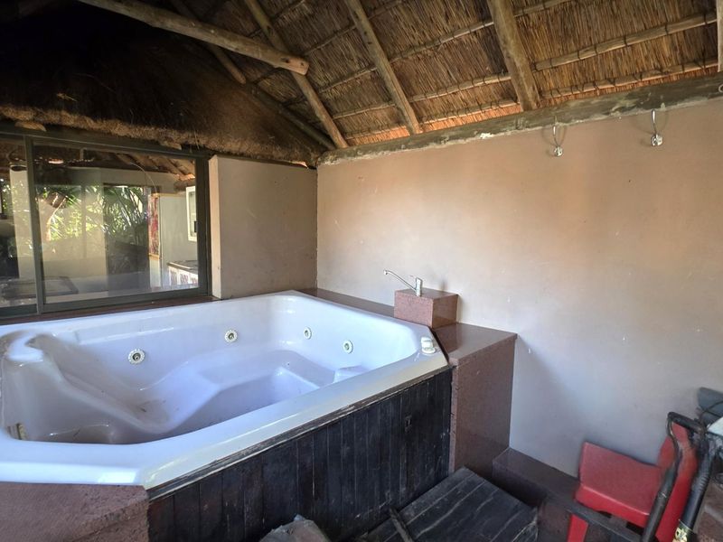 3 Bedroom Family Home in Melodie Hartbeespoort - Photo 8