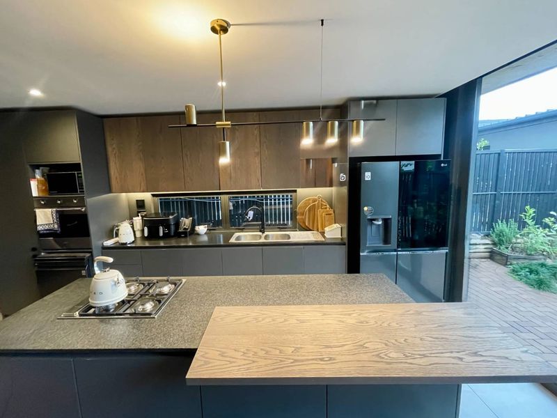 Modern 3 Bedroom Townhouse in Elaleni - Photo 3