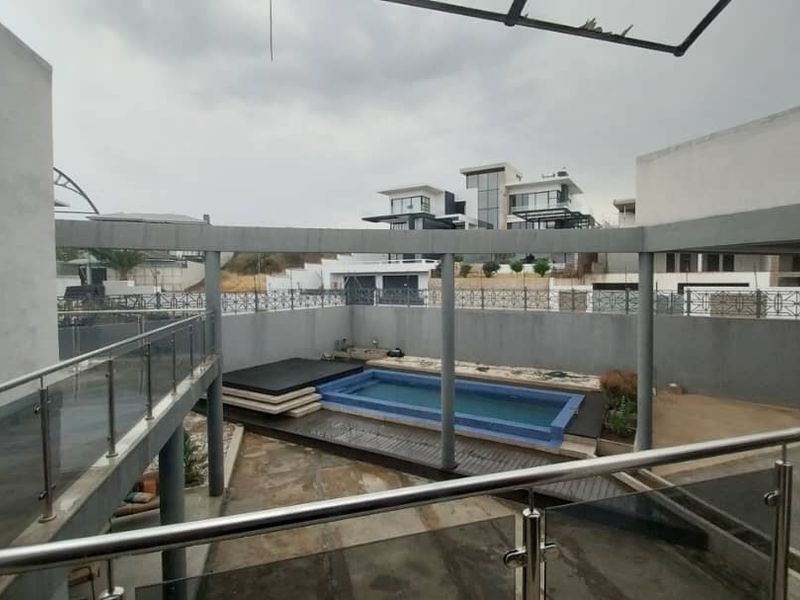 Elevate your lifestyle! Where modern design meets breathtaking views. - Photo 2