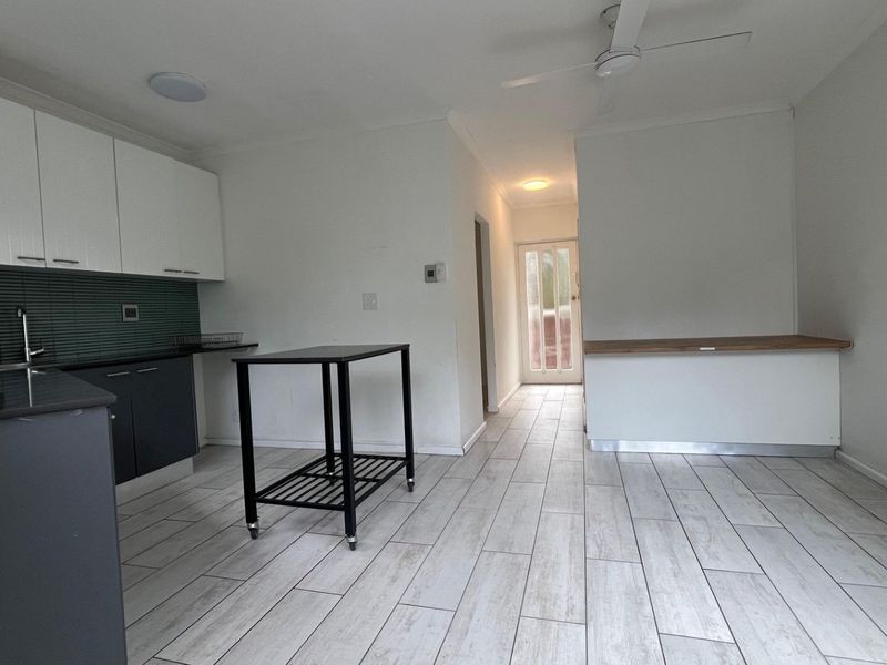 1 Bedroom apartment high up in Tamboerskloof (c) - Photo 7