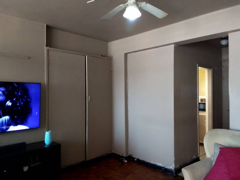 Bachelor Apartment In Durban Central - Photo 5