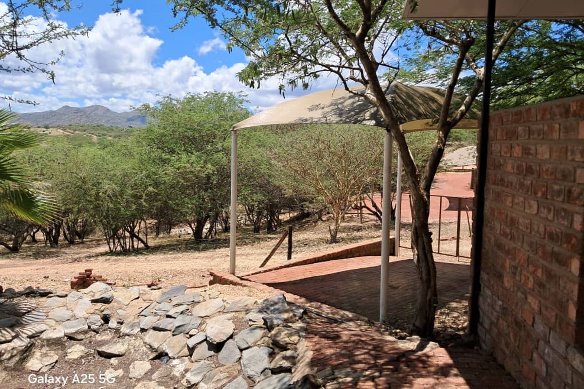 Expansive 25-Hectare Lodge for sale: Perfect for Business or Pleasure! - Photo 4