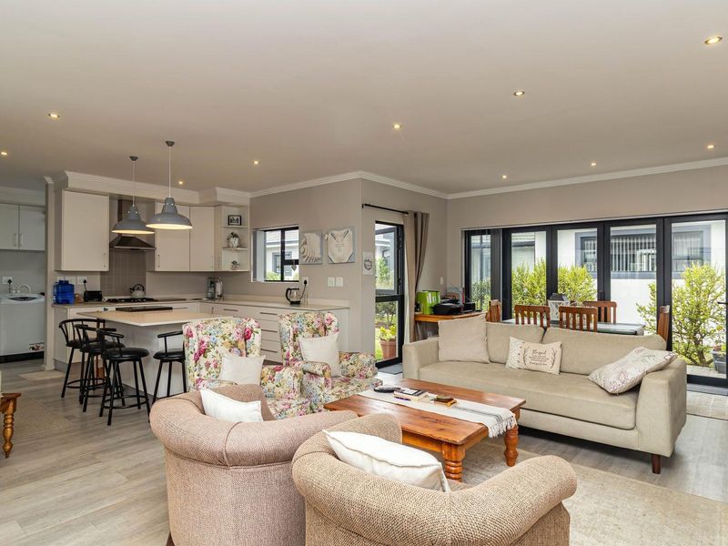 Embrace modern comfort in Diaz Beach retirement village - Photo 5