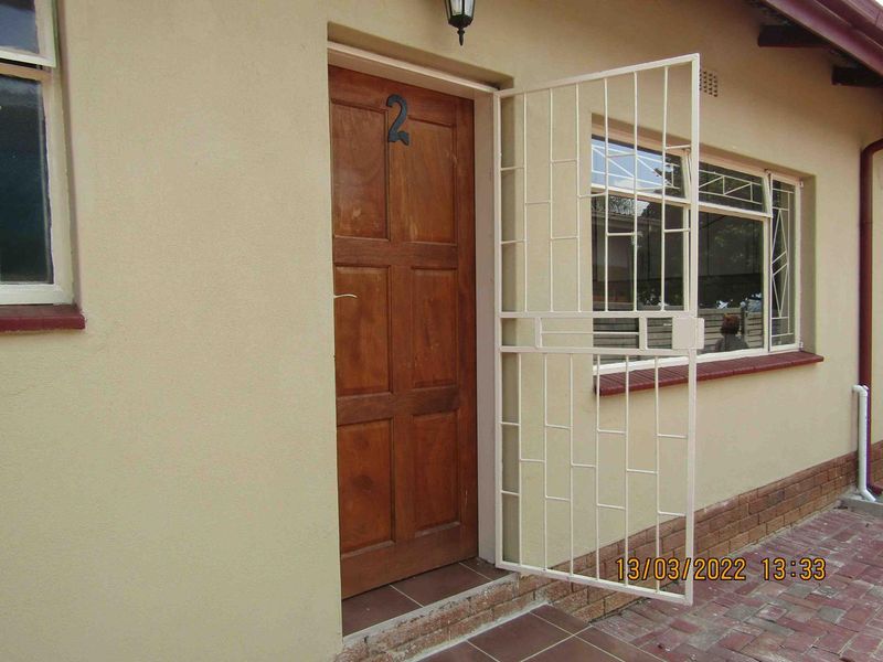 Charming 1 Bedroom Garden Cottage for Rent - Photo 1