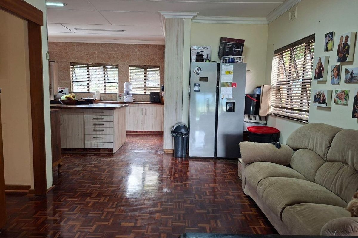 4 Bedroom House for Sale in Drakensview, Estcourt. - Photo 5