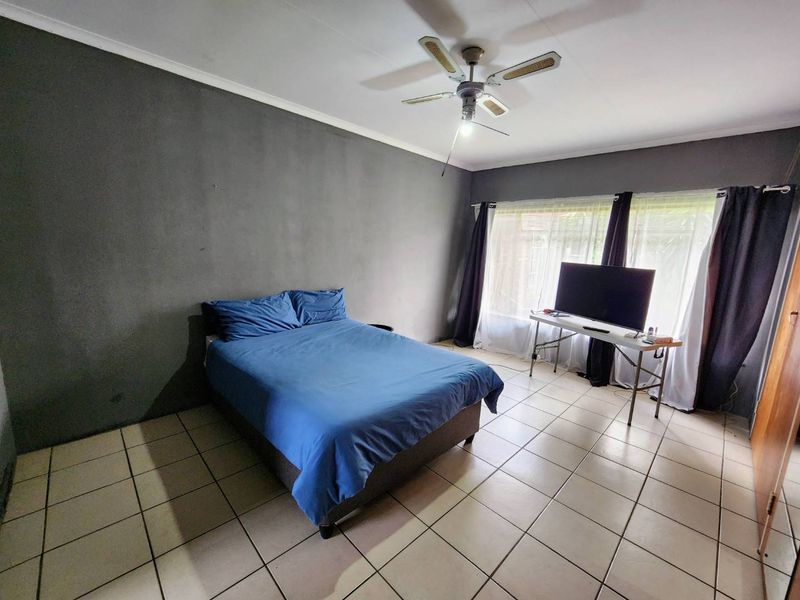 Unbeatable Triple-Income Investment: R26,000 Monthly Potential in One Prime Location - Photo 4
