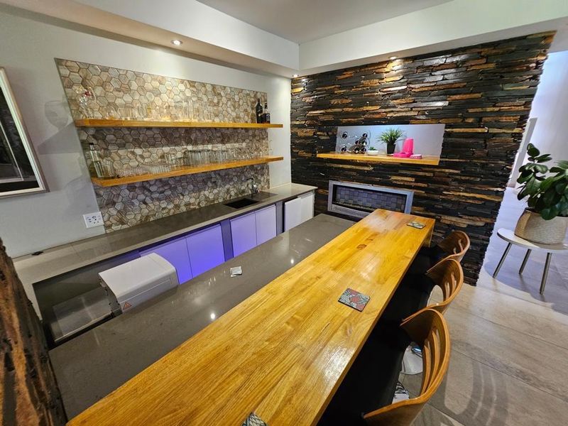 5 Bedroom Mansion in Golf Estate - Photo 10