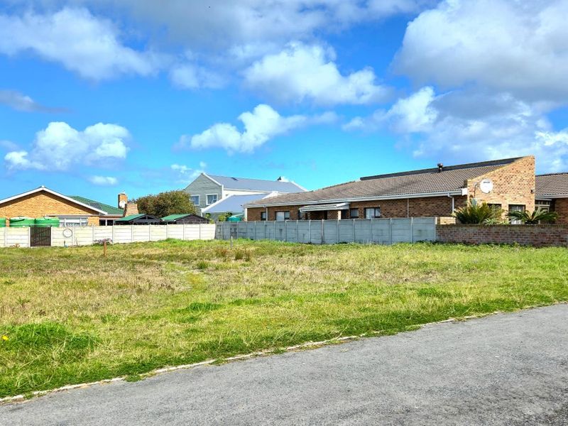 Franskraal Bliss: 700sqm Vacant Land near Main Beach - Photo 2