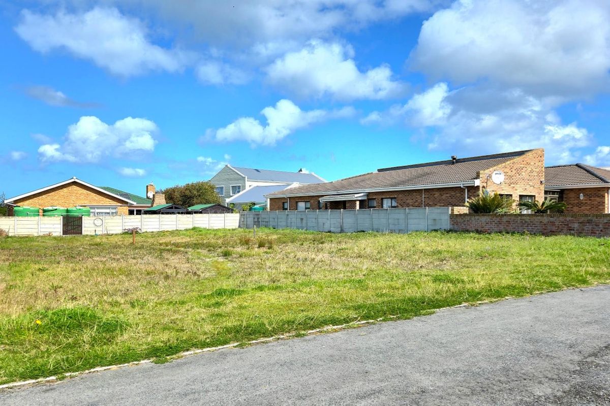 Franskraal Bliss: 700sqm Vacant Land near Main Beach - Photo 2