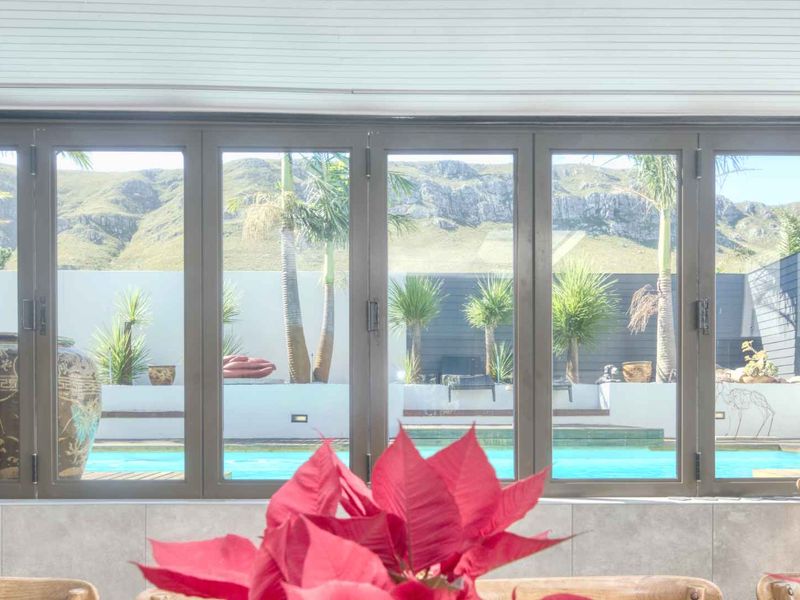 LIFESTYLE LIVING - Photo 3