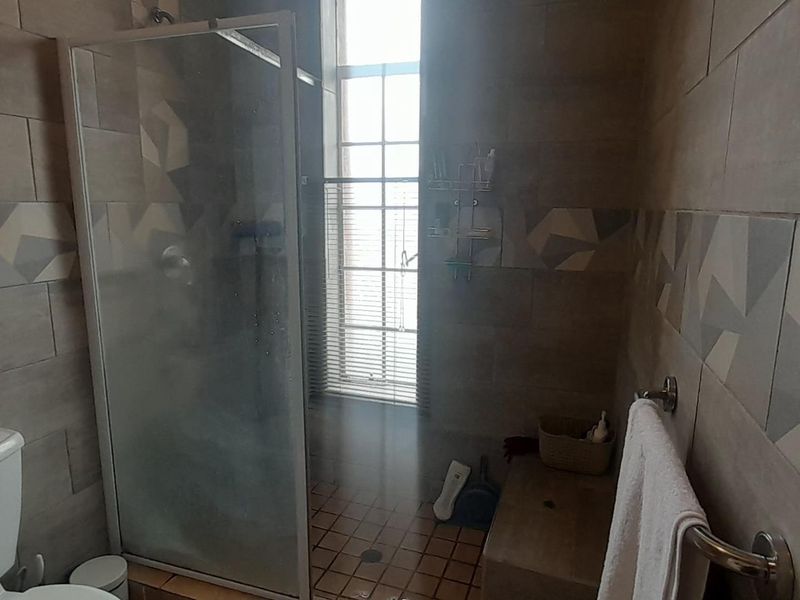 "Your Cozy Haven Awaits!" - Photo 9