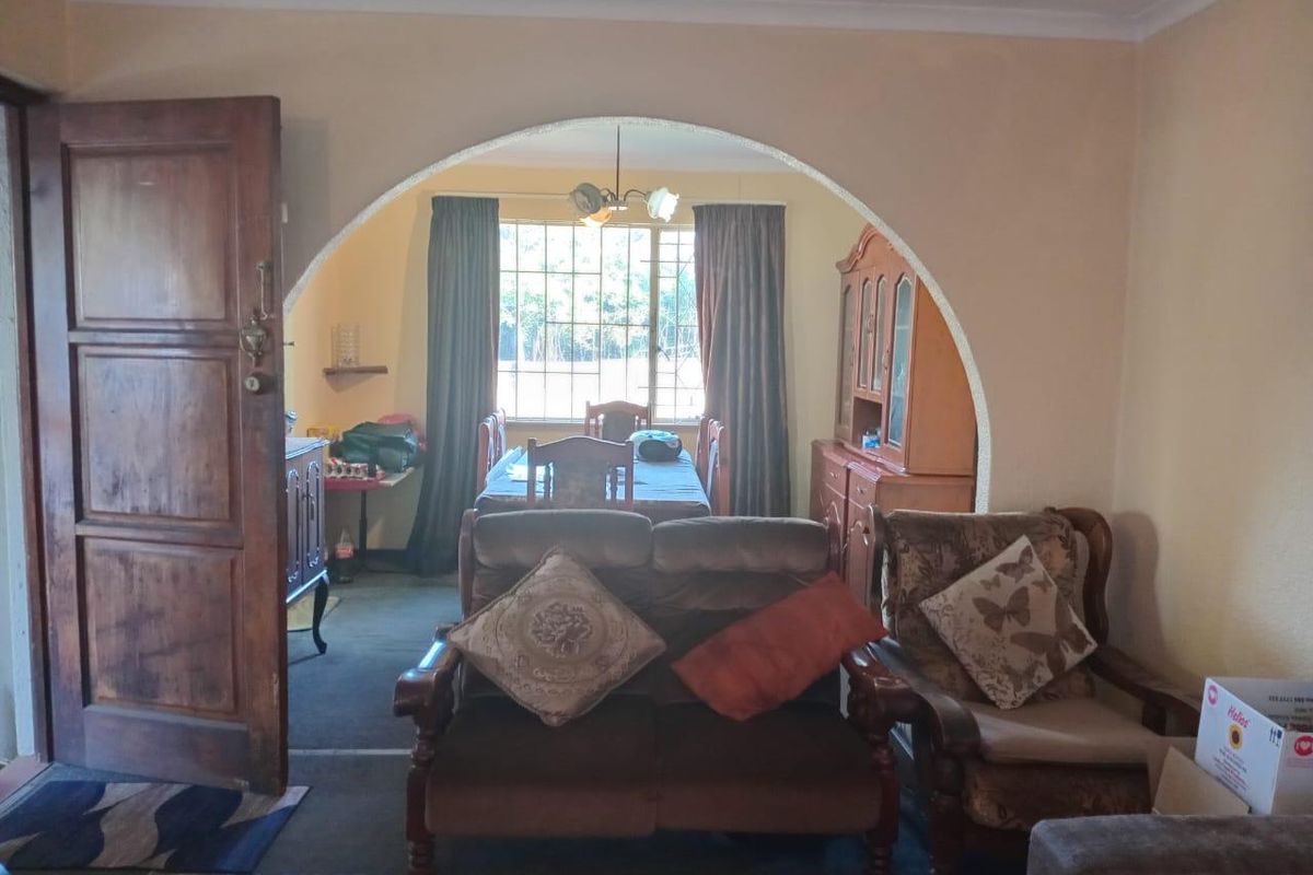 Great location! Walk to school & shops! - Photo 4