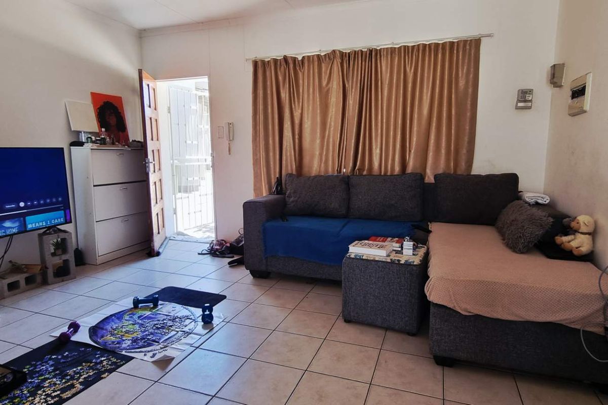 Dorado Valley 2 bedroom Townhouse with Garage - Photo 2