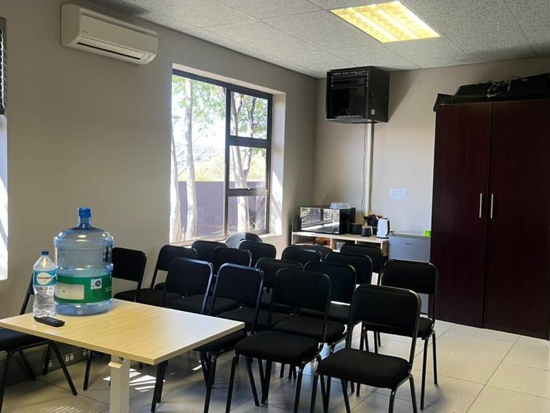 OFFICE SPACE TO LET | WINDHOEK CBD | N$20,000 P/M - Photo 6