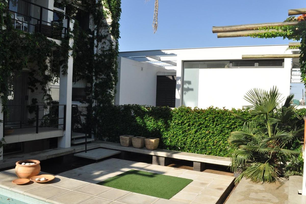 FOR SALE - MODERN GUESTHOUSE IN WINDHOEK, NAMIBIA - Photo 4