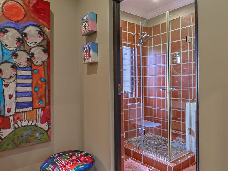 BEAUTIFUL FARMSTYLE HOME IN A SMALL SECURITY ESTATE - CLOSE TO ALL AMENITIES - Photo 10