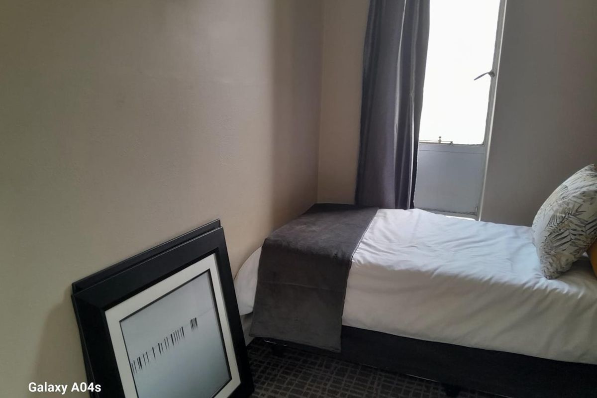 1 Bedroom units (spacious) - Photo 2