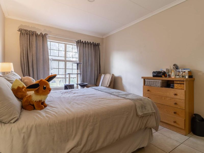 Four bedroom duplex in double security estate - Oukraal Estate - Tijger Vallei - Photo 10