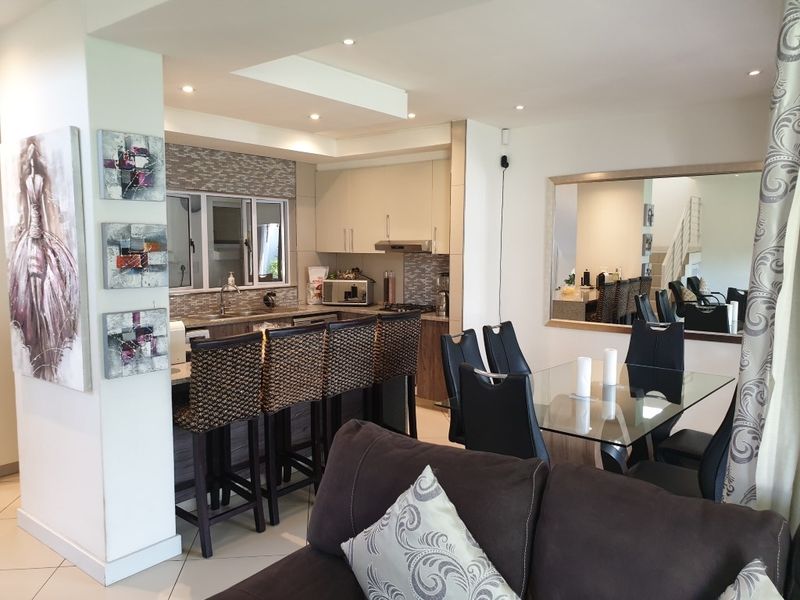 4 BEDROOM TOWNHOUSE FOR SALE NEAR RIVONIA - Photo 9