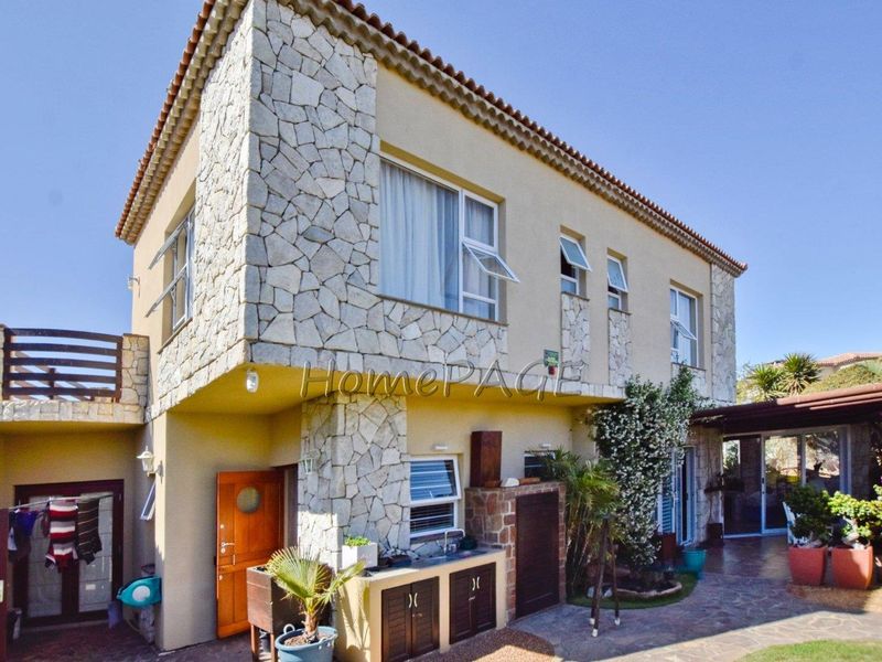 Rossmund, Swakopmund:  Spacious, UPMARKET 3 Bedr Townhouse is for Sale - Photo 5