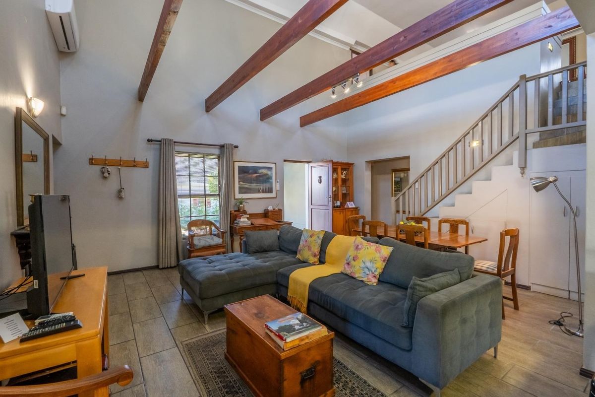 Elegant Furnished 3/4 Bedroom Home with Plunge Pool in the Heart of Franschhoek - Photo 2