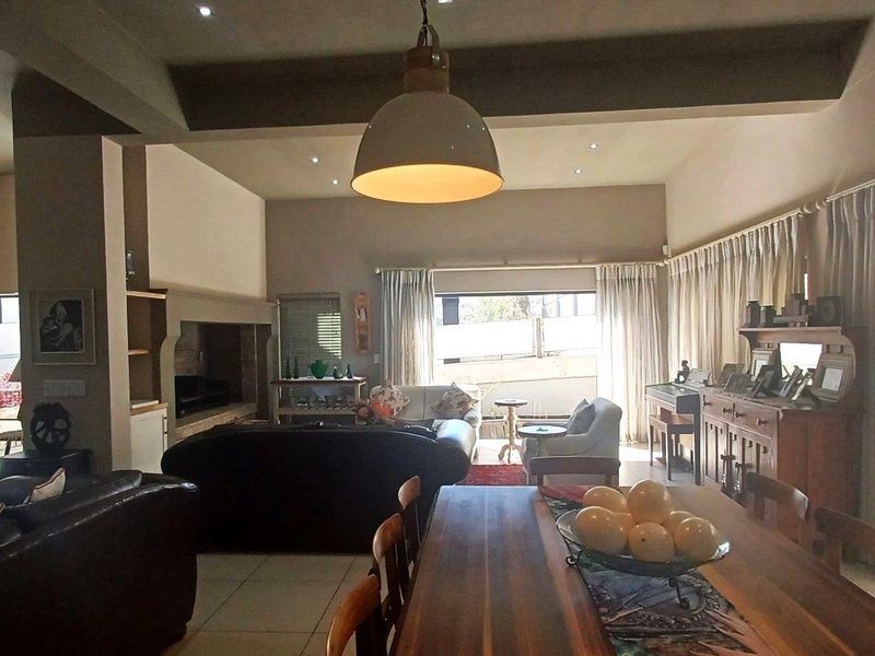 Klein Windhoek - 3 Bedroom Townhouse - CC Reg N$7 750mil - Photo 6
