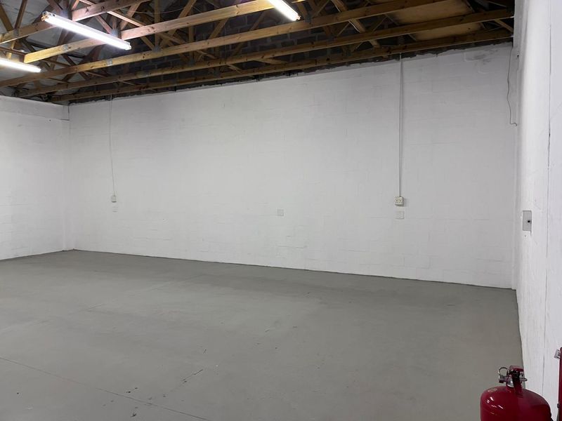 Secure Business Park: Ideal Light Industrial Units Available - Photo 9