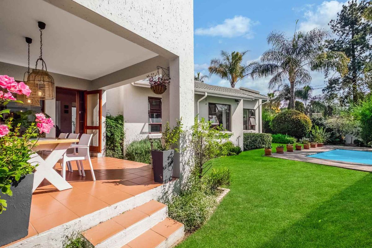SUNNY SIMPLEX HOME IN POPULAR COMPLEX CENTRALLY LOCATED IN LONEHILL - Photo 2