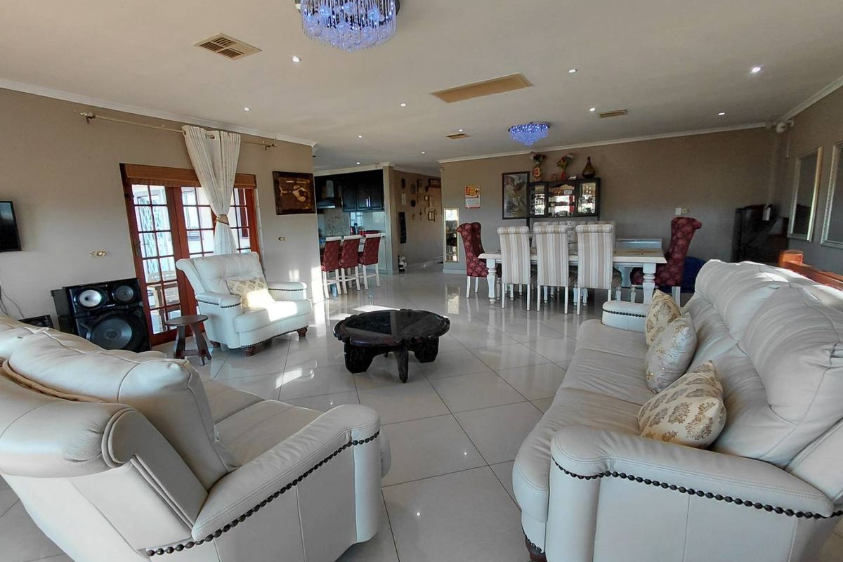 Beautiful 3-Bedroom Home in Prime Northdene Location - Photo 4