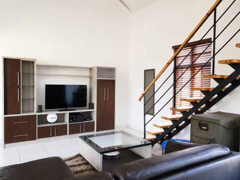 2Bedroom Corner Unit Townhouse for Sale on Omeya - Photo 4