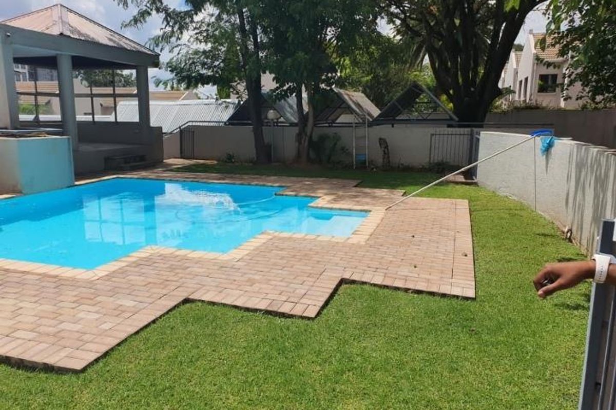 1 Bed Unit for Rent in St Tropez Complex ,Sandown Sandton - Photo 2