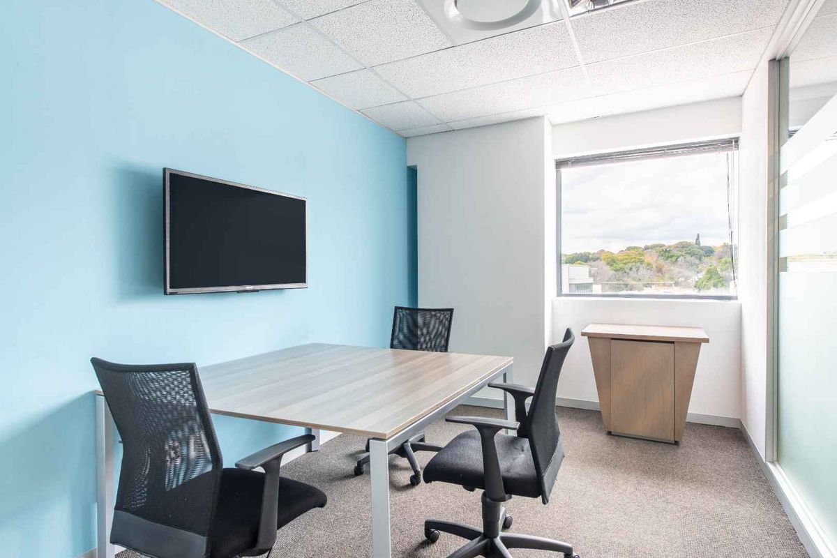 Flexible coworking memberships in Regus Brooklyn Bridge. - Photo 4