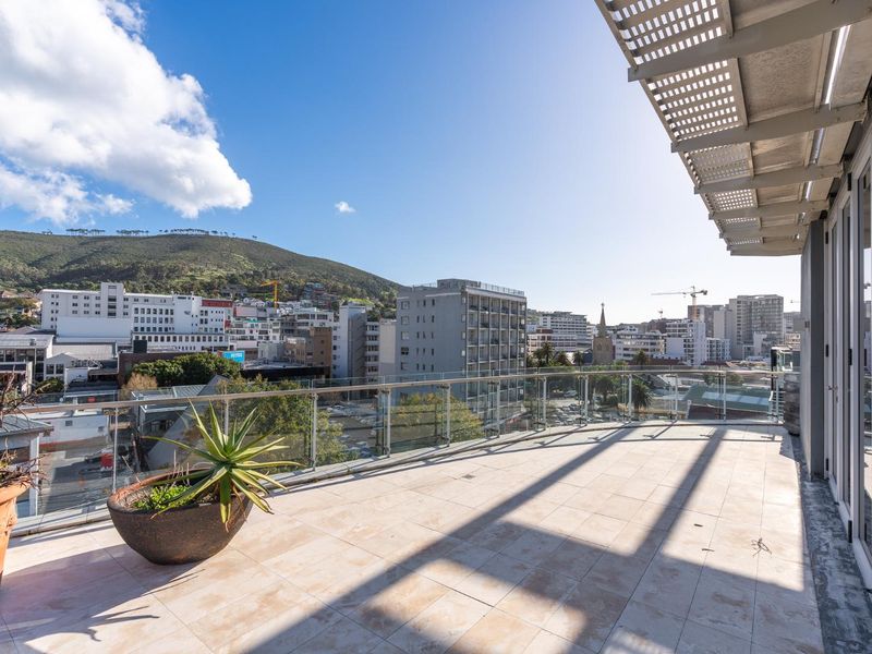Luxury Penthouse with 180° Table Mountain Views – Available Sept 2026 - Photo 9