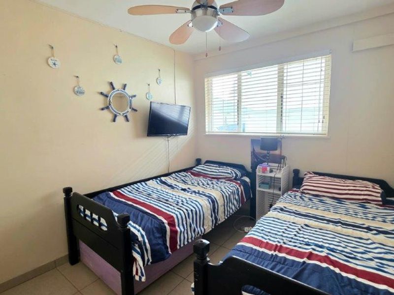 Fully Furnished 3 Bedroom Townhouse - Photo 8