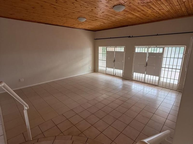 Olympia- To Let - N$40 000 - Photo 5