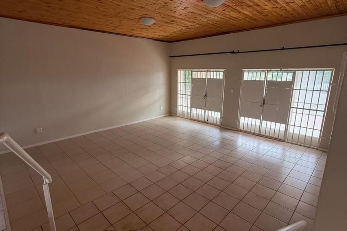 Olympia- To Let - N$40 000 - Photo 5