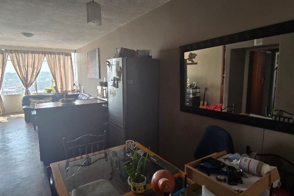 Great investment opportunity owner relocating - Photo 4