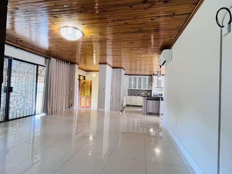 FOR SALE | Spacious Family Home with Flatlet | Eros  N$5,100,000 - Photo 3