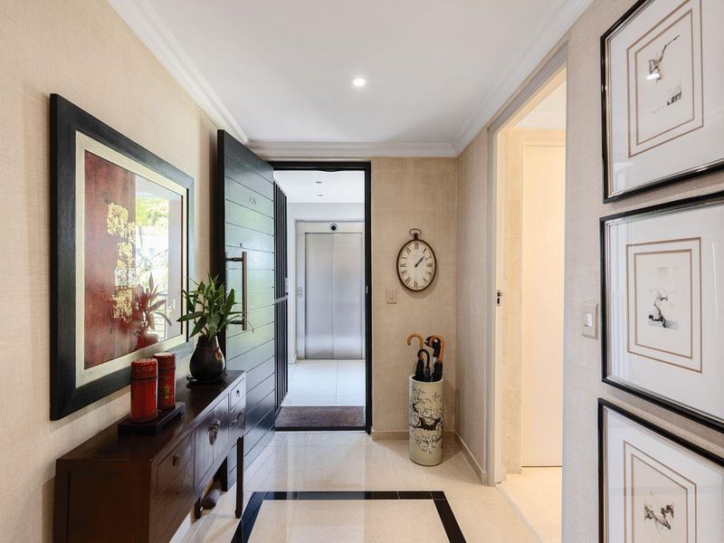 AN EXQUISITE  SEA POINT RESIDENCE WITH BREATHTAKING PANORAMIC OCEAN VIEWS. 238 m 2 - Photo 10