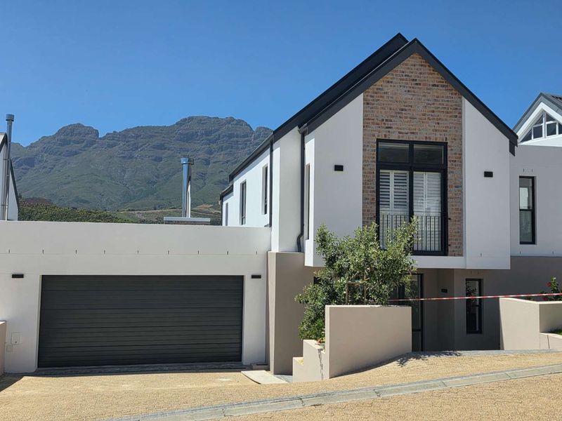 No Transfer Duty! Just move in! - Photo 3