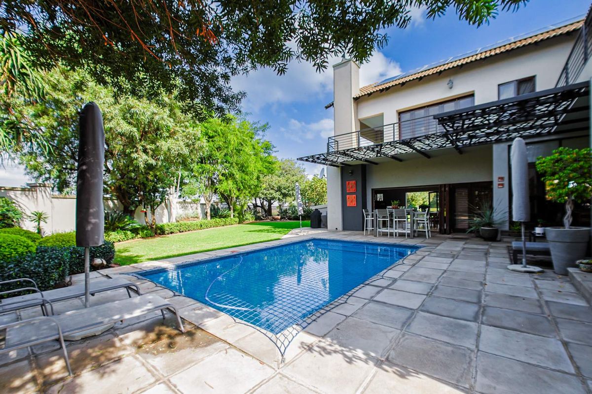 Tri Mandate - Golfcourse living! - Photo 3