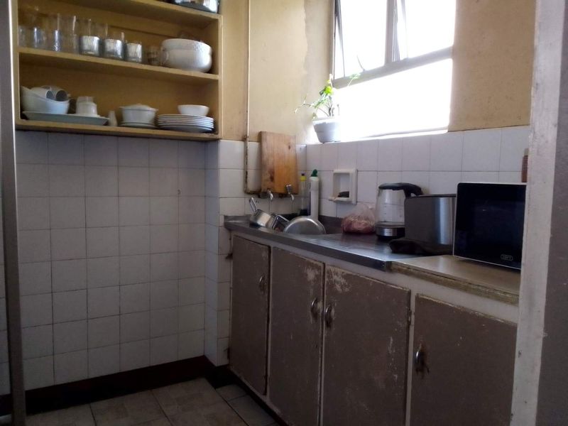 Bachelor Apartment In Durban Central - Photo 6