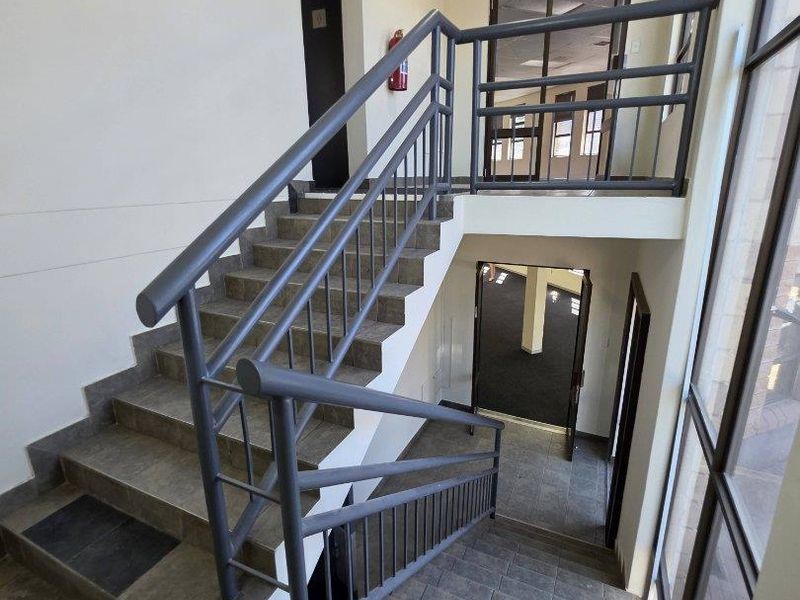 Modern Two-Level Office Space to Let in Prime Derby Downs - Photo 5