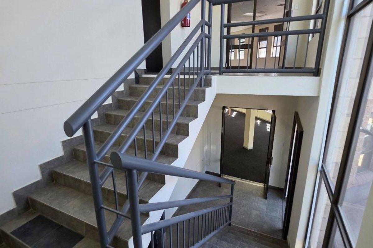 Modern Two-Level Office Space to Let in Prime Derby Downs - Photo 5