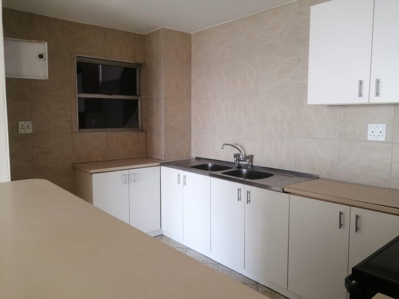 3bedroom Apartment 180 degree seaview - Photo 5