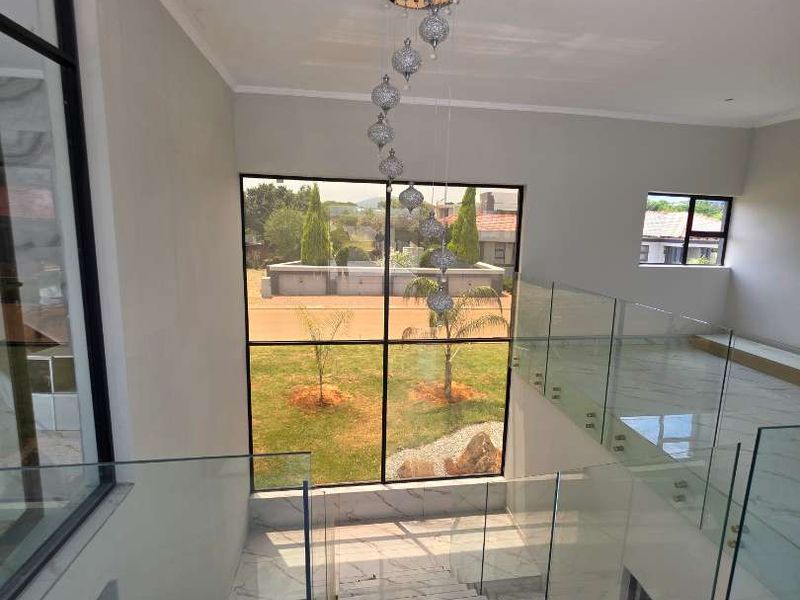 Be the first to turn the key - Photo 10